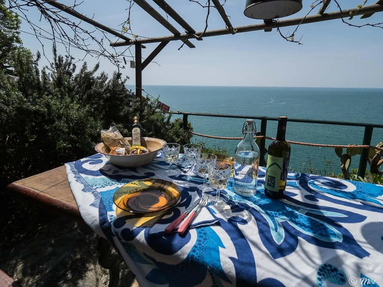 Muin A Ventu Historical Tower Apartment Vernazza Italy