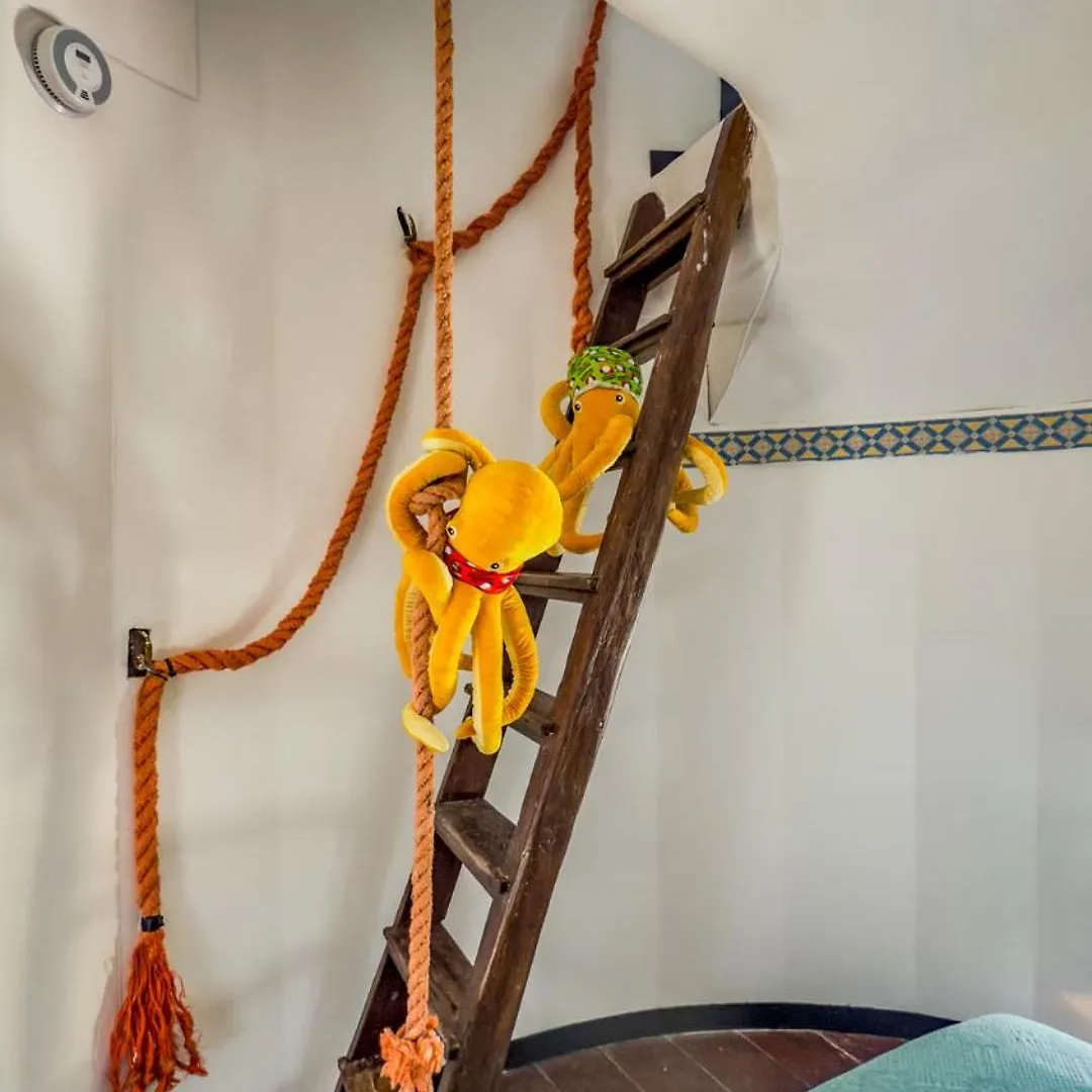 Muin A Ventu Historical Tower Apartment Vernazza